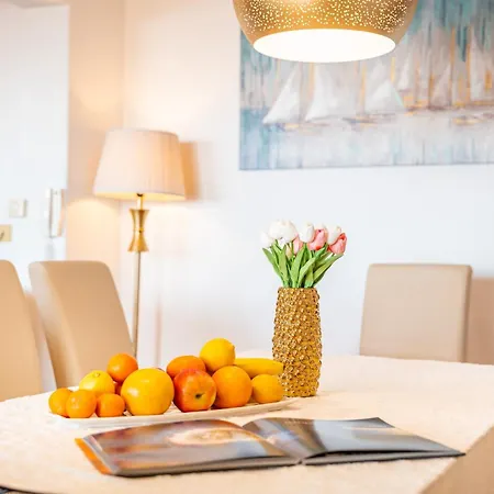 A 8 W Terrace & Sea View 4 Min Walk To *