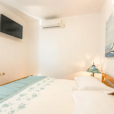 A 8 W Terrace & Sea View 4 Min Walk To * Podstrana
