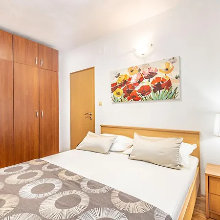 A 8 W Terrace & Sea View 4 Min Walk To * Podstrana