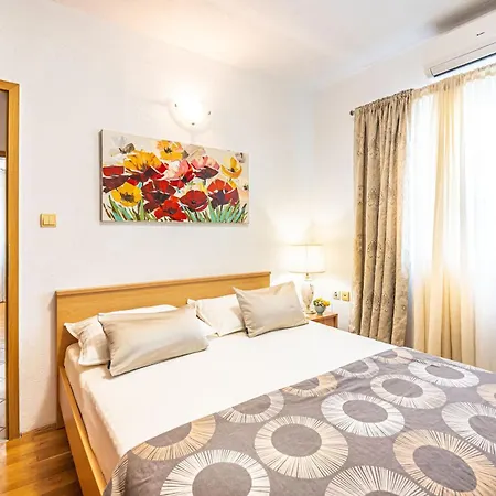 A 8 W Terrace & Sea View 4 Min Walk To Apartmán