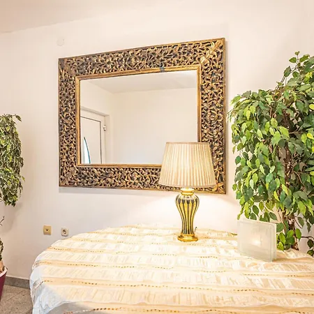 Apartmán A 8 W Terrace & Sea View 4 Min Walk To Podstrana